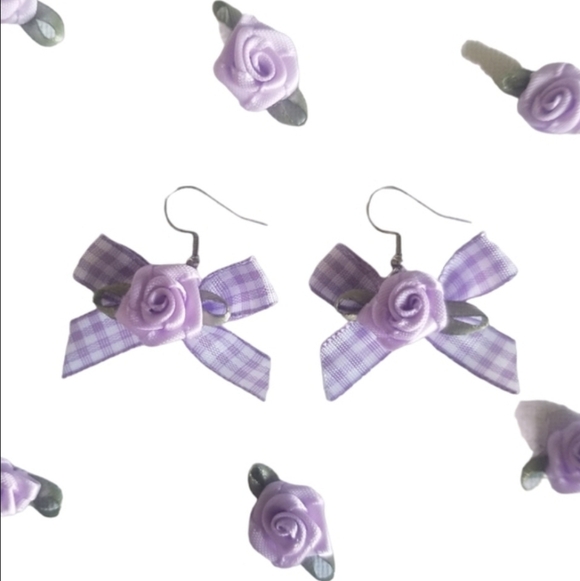 Handcrafted Gingham Bow earrings - Picture 1 of 4